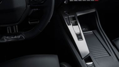 Nuova Peugeot 308: il tunnel con selettore del cambio automatico e dei profili di guida