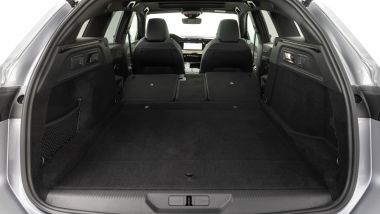 Nuova Peugeot 308: il vano bagagli della station wagon arriva fino a 1.487 litri sula MHEV