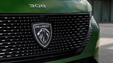 Nuova Peugeot 308: la francese porta al debutto l'inedito logo del costruttore