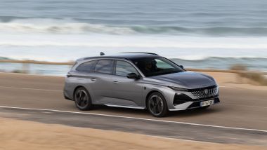 Nuova Peugeot 308: la prova ha portato sulle rive dell'Oceano Atlantico, in Portogallo
