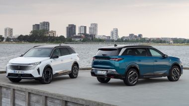 Nuova Peugeot 5008 è un SUV a 7 posti e a... 3 gusti