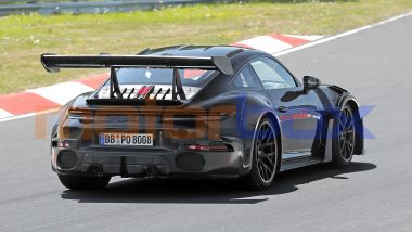 Nuova Porsche 911 GT2 RS: la supercar tedesca immortalata al Nurburgring