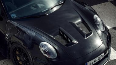 Nuova Porsche 911 GT3 RS: un dettaglio del cofano anteriore