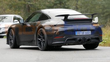 Nuova Porsche 911: la serie 992 aggiorna il design per il 2024