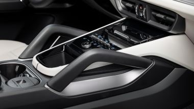 Nuova Porsche Cayenne 2023, la nuova console centrale
