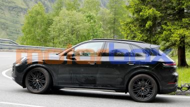 Nuova Porsche Cayenne 2026 manterrà in gamma i motori a combustione ancora per molti anni
