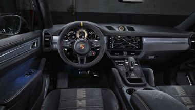 Nuova Porsche Cayenne Turbo GT: l'abitacolo sportivo