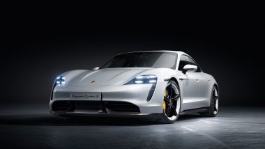 Nuova Porsche Macan elettrica: la Taycan è la prima EV della Casa di Zuffenhausen