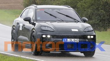 Nuova Porsche Macan EV: il SUV sportivo 100% elettrico durante i collaudi