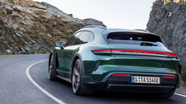 Nuova Porsche Taycan 2024: l'autonomia può arrivare fino a 678 km