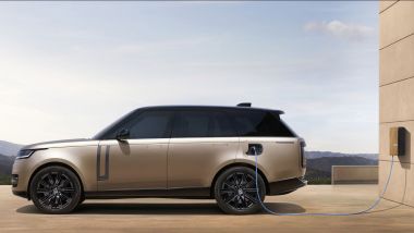 Nuova Range Rover 2022: la plug-in ha un'autonomia EV dichiarata di 100 km