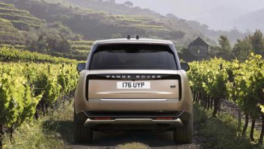 Nuova Range Rover: si aggiornano i motori PHEV con una maggiore autonomia EV