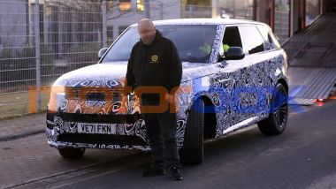 Nuova Range Rover Sport: design evoluto ma niente rivoluzione