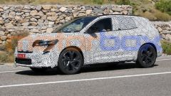 Scheda tecnica e foto di nuovo SUV ibrido Renault Austral 2025