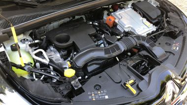 Nuova Renault Captur E-Tech Hybrid: il quattro cilindri elettrificato