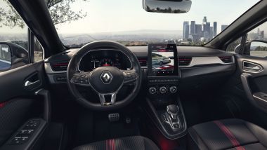 Nuova Renault Captur E-Tech Hybrid: l'abitacolo sportivo della R.S. Line