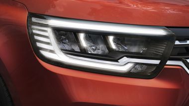 Nuova Renault Kangoo 2021: la firma ottica anteriore