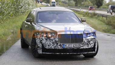 Nuova Rolls-Royce Ghost: arrivano nuovi fari a LED e un paraurti dal profilo differente