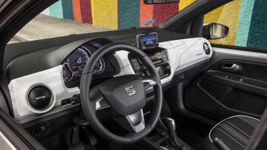 Nuova Seat Mii electric: una vista del volante e della plancia