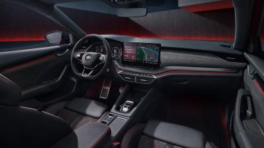 Nuova Skoda Octavia RS: l'abitacolo hi-tech con display infotainment da 13 pollici