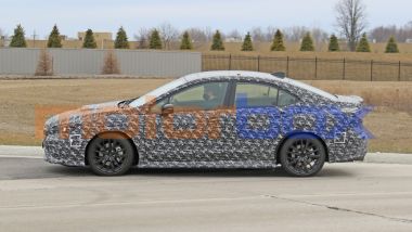 Nuova Subaru WRX: i prototipo pizzicato durante i test su strada