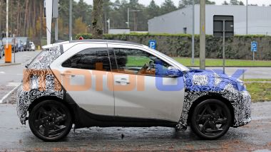 Nuova Toyota Aygo X 2025, vista laterale