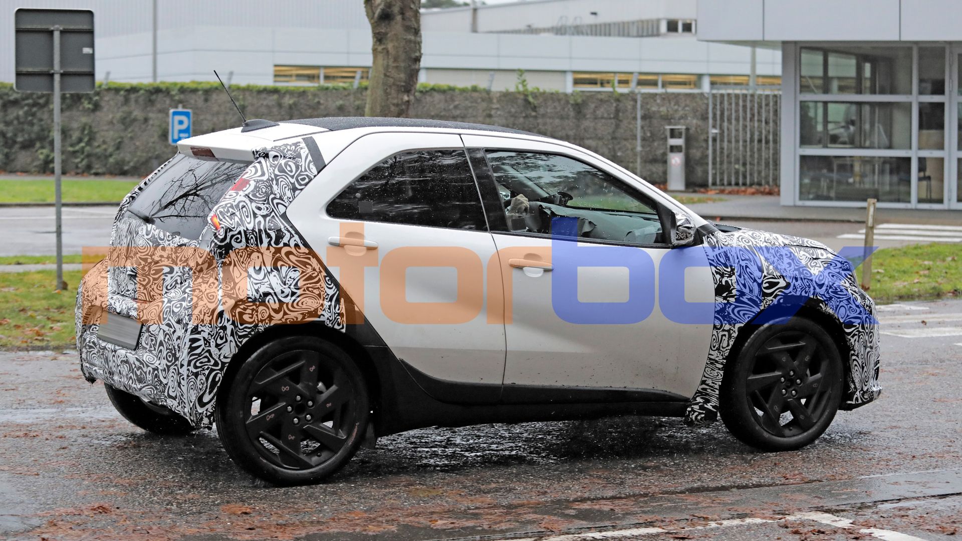 Nuova Toyota Aygo X 2025, anticipazi6oni e foto spia
