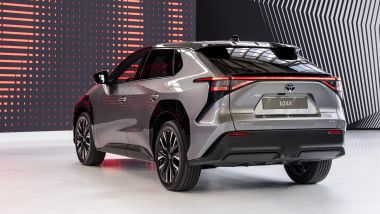Nuova Toyota bZ4X 2025