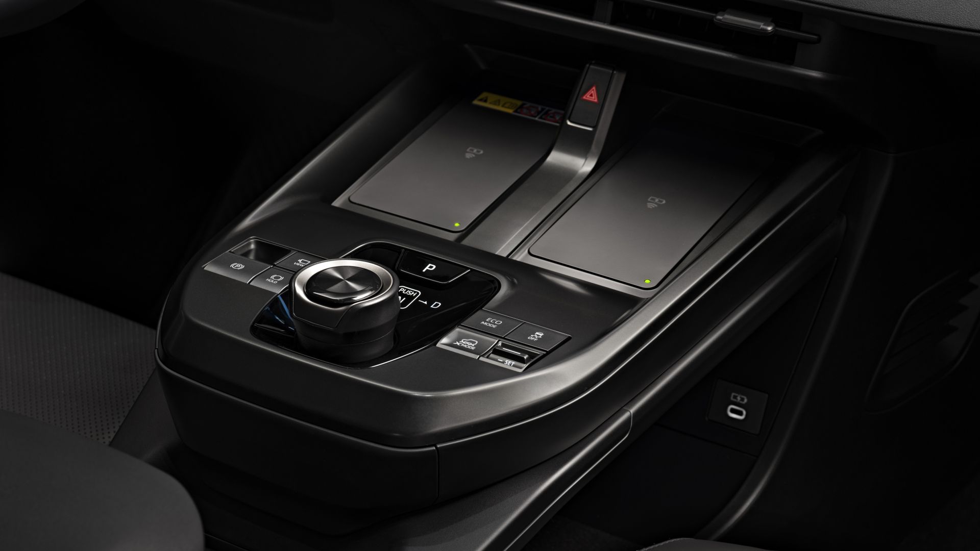 Toyota bZ4X 2025: aggiornamenti su batteria, potenza e tecnologia