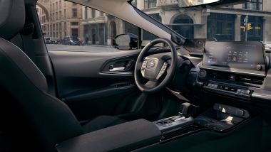 Nuova Toyota Prius 2023, modello USA: il posto di guida
