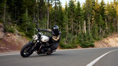 Nuova Triumph Speed Twin 1200: debutto nei concessionari a gennaio 2025