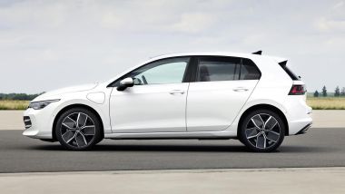 Nuova Volkswagen Golf: arriva con motori benzina, anche mild-hybrid e diesel