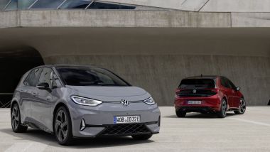 Nuova Volkswagen ID.3 GTX Performance: l'inedito modello (in grigio) e la GTX standard