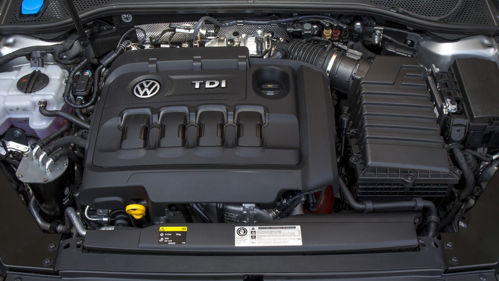 Двигатель 1.9 б. Двигатель Volkswagen Passat b7. Passat b8 1.8. Двигатель 1.8 Фольксваген Пассат б7. Passat b7 Diesel Motor.