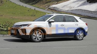 Nuova Volkswagen T-Roc 2025, le nostre foto spia