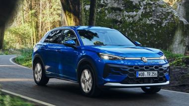 Nuova Volkswagen T-Roc 2026 è anche mild hybrid