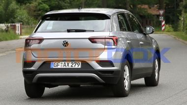 Nuova Volkswagen T-Roc: in arrivo nel 2022 con il facelift di metà carriera