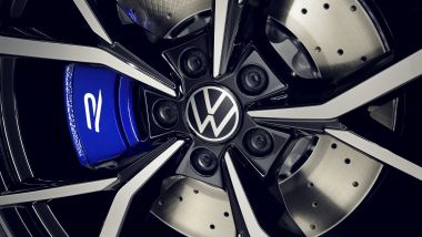 Nuova Volkswagen Tiguan 2021 R: particolare delle pinze dei freni