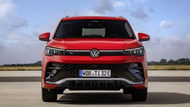 Nuova Volkswagen Tiguan 2024: visuale frontale