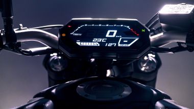 Nuova Yamaha MT-07 2023, sulla Pure il display rimane LCD per contenere i costi
