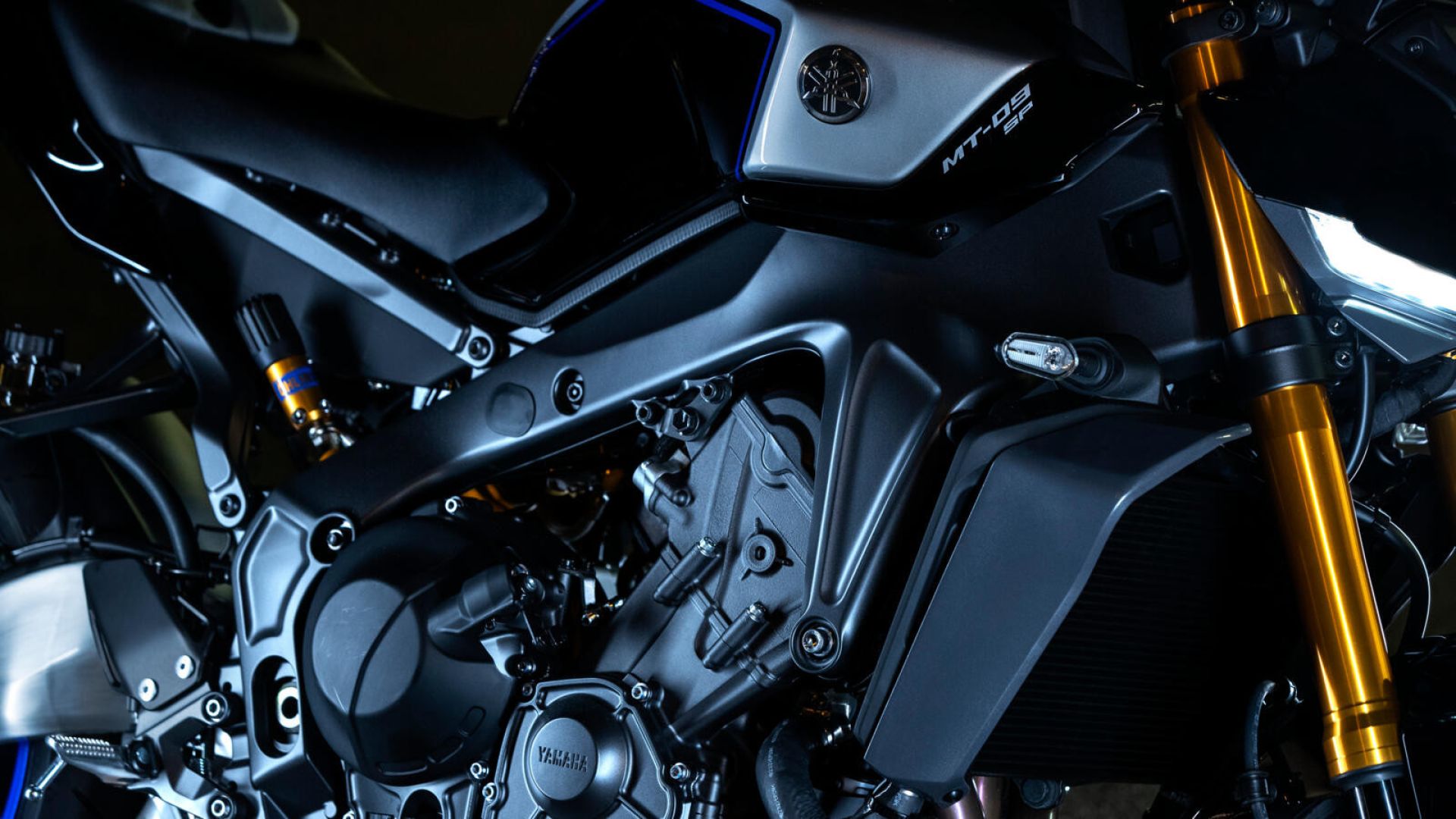 thumbnail interactive-video image 1 of Evotech Performance Frame Sliders For Yamaha MT-09/MT-09 SP (2021+) - Crash Protection Bobbins 1 of 9