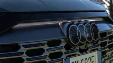 Nuove Audi Q8 e-tron, il nuovo logo bidimensionale