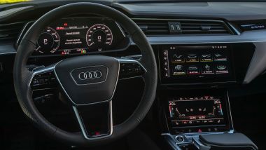 Nuove Audi Q8 e-tron, il posto guida