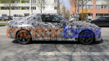Nuove foto spia di BMW Serie 2 Coupé: visuale laterale