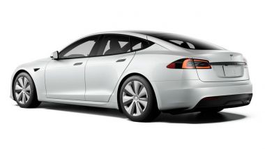 Nuove Tesla Model S e Model X: 3/4 posteriore della berlina elettrica USA