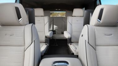 Nuovo Cadillac Escalade 2022: le tre file di sedili