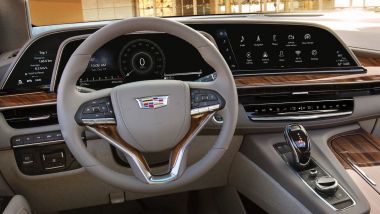 Nuovo Cadillac Escalade 2022: lo schermo centrale da 38 pollici