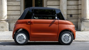 Nuovo Codice della Strada: sulla Fiat Topolino L6e le cinture alla guida sono obbligatorie
