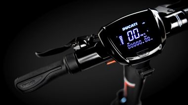 Nuovo Ducati PRO-III: il grande display a LED da 3,2 pollici