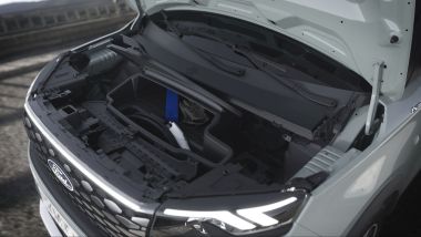 Nuovo Ford E-Tourneo Courier: il frunk da 44 litri sotto il cofano anteriore